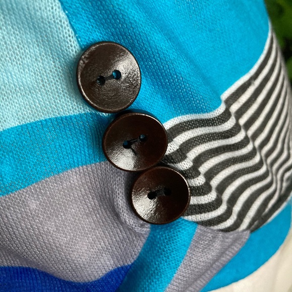 Sweater - Picture 5 of 9